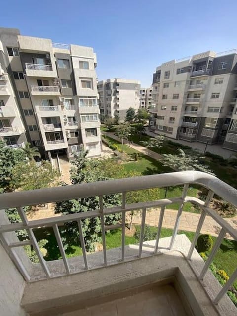 Madinaty B10 view garden Apartment in Cairo Governorate