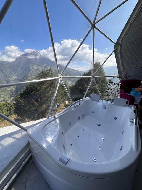 Hot Tub, Mountain view