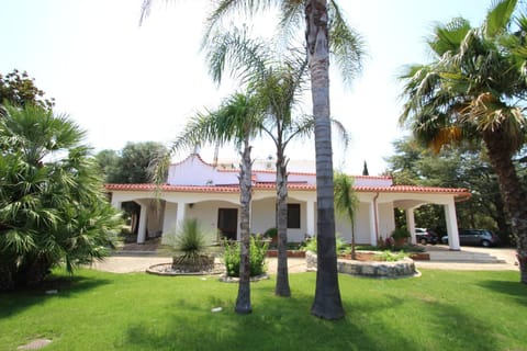 Facade/entrance, Garden