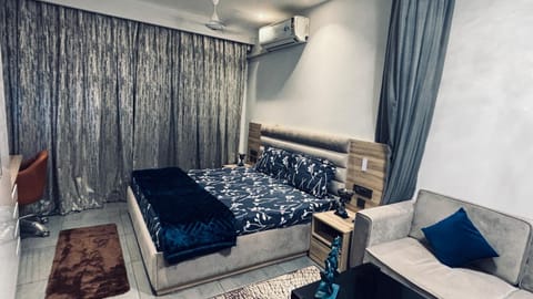 Aj Studio supernova Bed and Breakfast in Noida