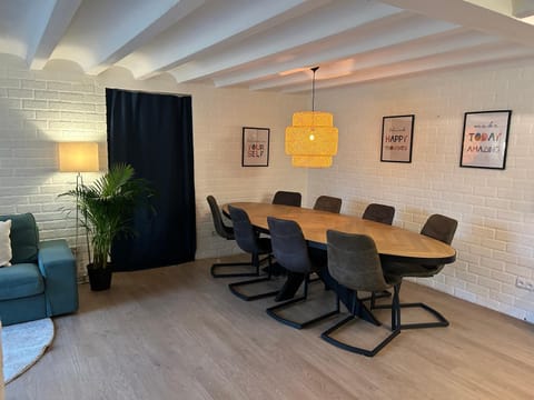 Dining area, Meeting/conference room