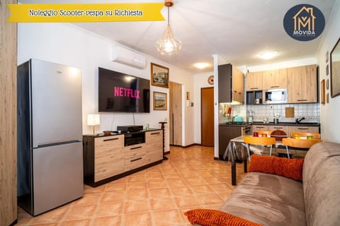 TV and multimedia, Kitchen or kitchenette, Living room, air conditioner