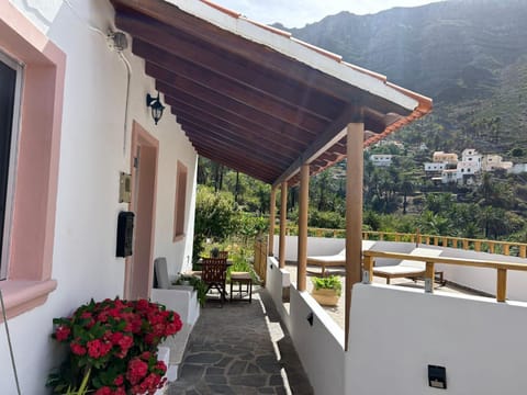 Property building, Patio, Natural landscape, View (from property/room), Balcony/Terrace, Balcony/Terrace, Mountain view