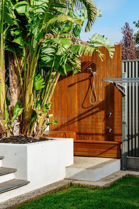 Shower, Garden, Garden view