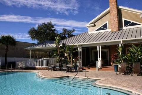 Free Pool & GYM 1 MI to USF Casa in Temple Terrace