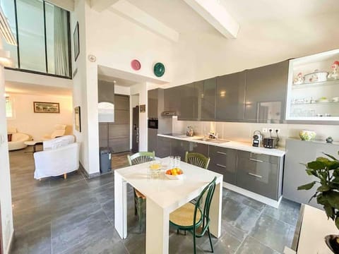 144M2 au coeur de Sanary avec garage Apartment in Sanary-sur-Mer