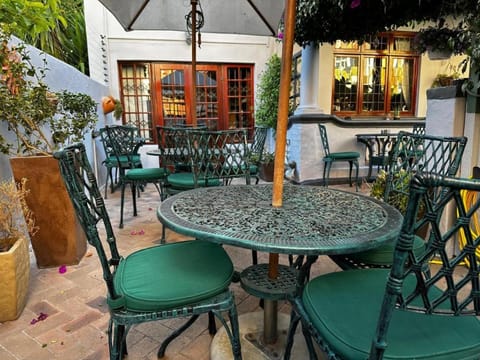 City Club Promenade Bed and Breakfast in Sea Point