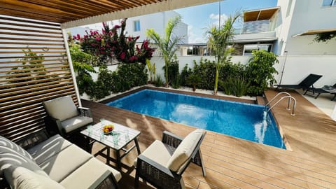 Patio, Day, Garden, Balcony/Terrace, Garden view, Pool view, Swimming pool, Swimming pool, sunbed