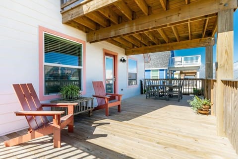 Adorable Beach A-Frame 2 Decks & Water Views House in Surfside Beach