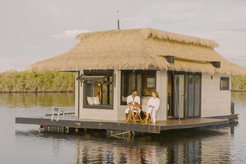 Floating Oasis - Luxury Private Bungalow with Modern Amenities Docked boat in Key Largo