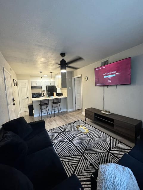 Downtown Dallas LUXE Urban Haven 1BD Retreat Apartment in Richardson