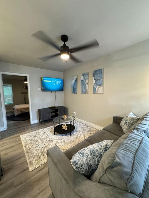 DT Dallas COZY Urban Escape 1BD1BA Apartment in Richardson