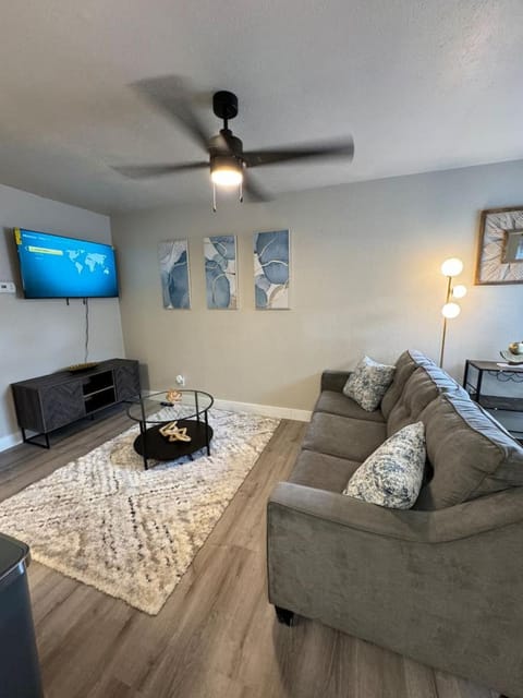 DT Dallas COZY Urban Escape 1BD1BA Apartment in Richardson