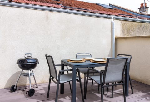 Le Loft Indus - Parking - Borne arcade - BBQ - Salle de jeux - WIFI Apartment in Troyes