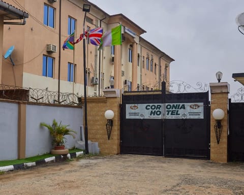 Property building, Facade/entrance, Day, Street view