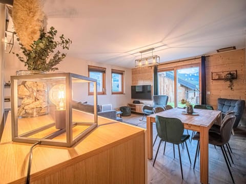 Chalet Meije - Chalets pour 8 Personnes 151 Apartment in Les Avanchers-Valmorel