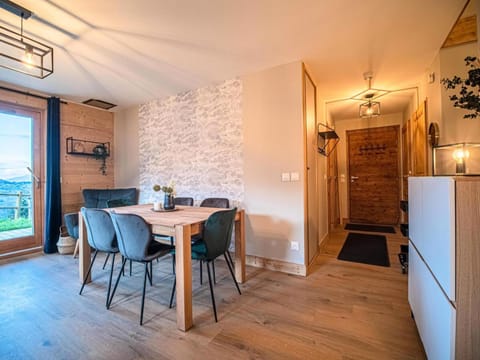 Chalet Meije - Chalets pour 8 Personnes 151 Apartment in Les Avanchers-Valmorel