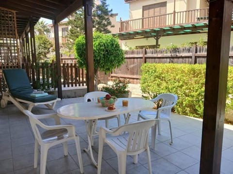 Cosy and traditional beach house Apartment in Larnaca