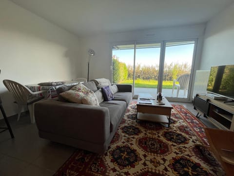 Appartement cosy avec jardin et parking à Évian - FR-1-498-105 Apartment in Évian-les-Bains