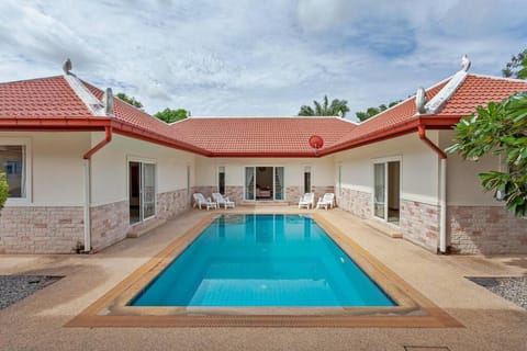 Pool view, Swimming pool, sunbed