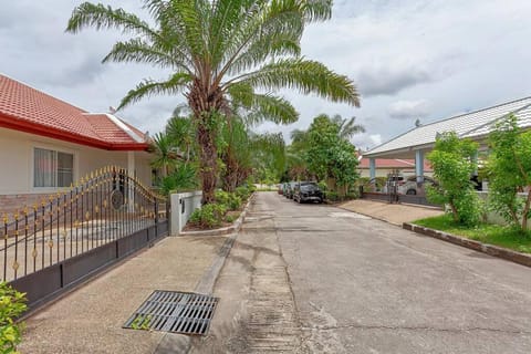 Neighbourhood, Street view, Parking