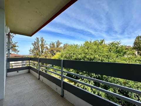 Spring, Day, Garden, View (from property/room), Balcony/Terrace, Garden view