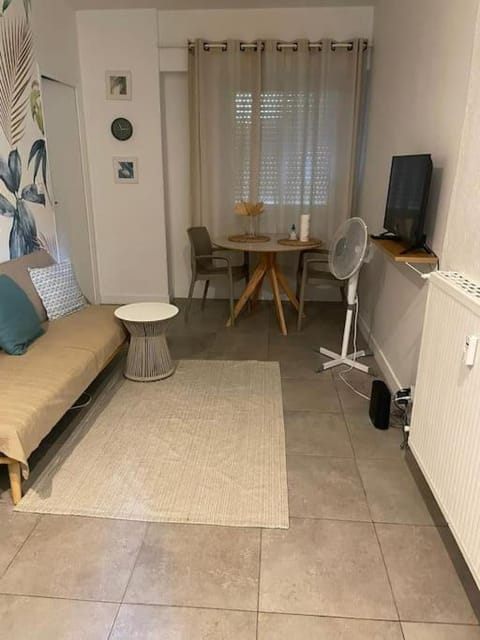 Jungle appart Apartment in Nice