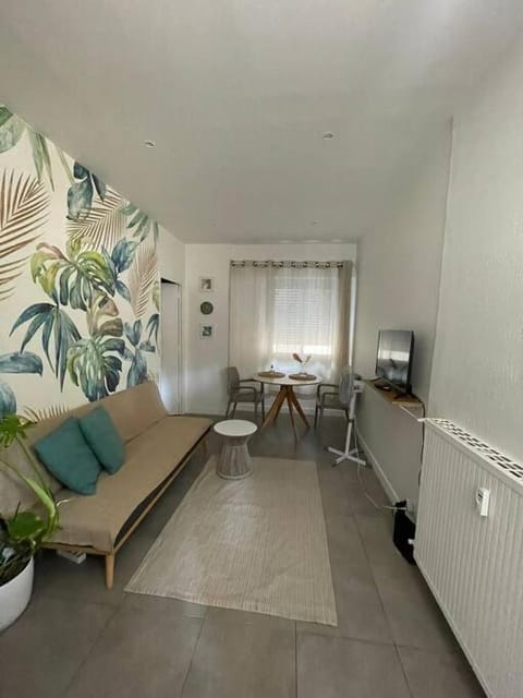 Jungle appart Apartment in Nice