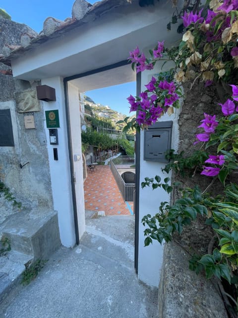 Property building, Facade/entrance, Day, Garden, Garden view