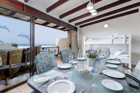 Seating area, Dining area, Sea view, bunk bed