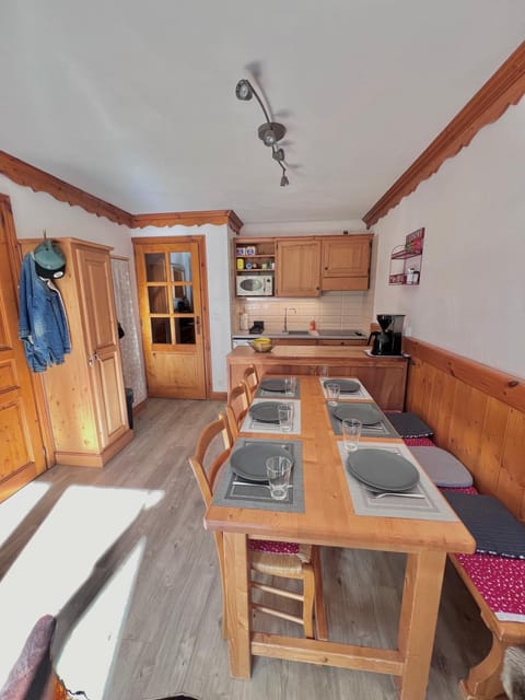 Appartement cosy 5-6p aux pieds des pistes 2 chambres 2 sdb Apartment in Oz