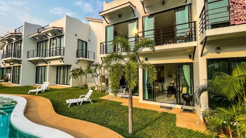 Sunrise Villa Resort Chalet in Pattaya City
