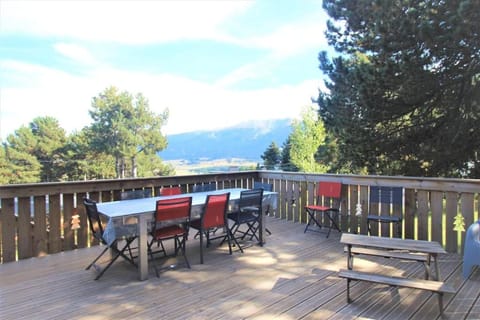 View (from property/room), Balcony/Terrace, Mountain view