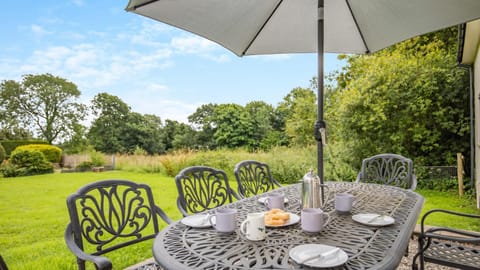 Carpenter Cottage House in North East Derbyshire District