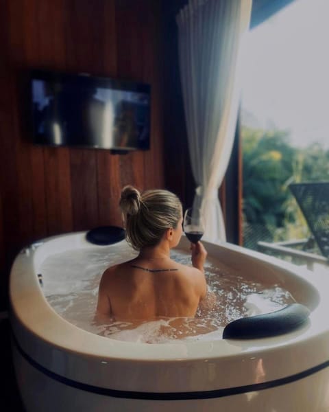 Hot Tub, Bath