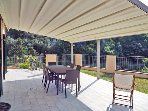 Patio, Garden, Dining area