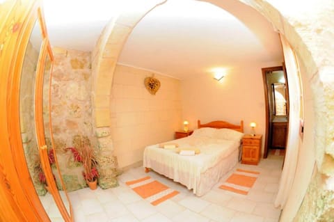 6 Bedroom Farmhouse with Large Private Pool House in Malta