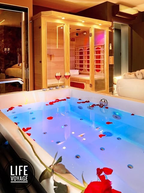 Hot Tub, Spa and wellness centre/facilities