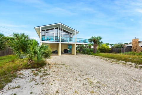 Mellow Yellow Bungalow House in Pensacola Beach