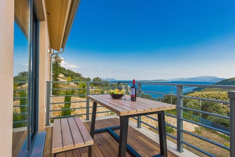 View (from property/room), Balcony/Terrace, Sea view