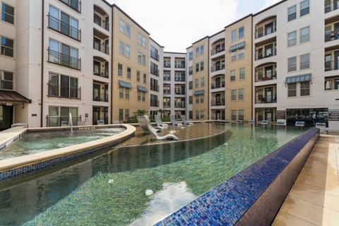 Pool view, Swimming pool, sunbed