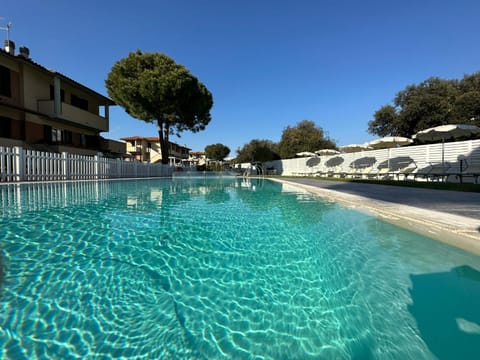 Property building, Spring, Day, Night, Summer, Autumn, On site, Pool view, Swimming pool, Seasons, Time of day, Location, Sunrise, Sunset, furniture, internet, sunbed