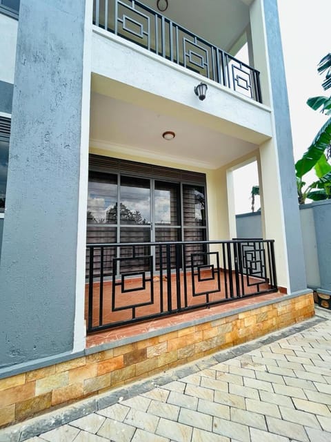 Hidden gem with free wifi and parking Apartment in Kampala