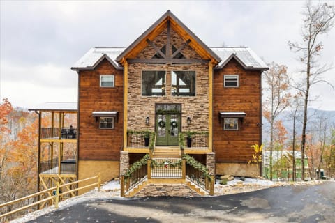 Endless Blue Skies cabin House in Sevier County