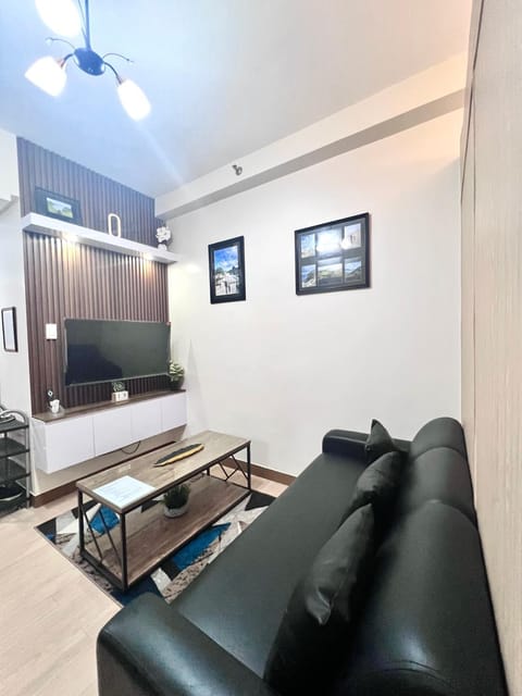 Communal lounge/ TV room, TV and multimedia, Seating area, Evening entertainment