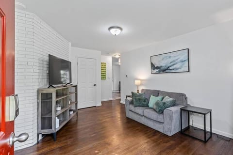 TV and multimedia, Living room, Photo of the whole room, Seating area