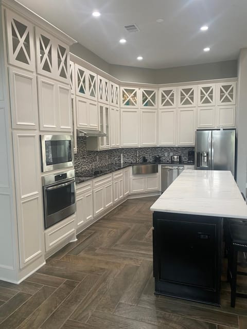 Kitchen or kitchenette, Dining area, dishwasher, oven, stove