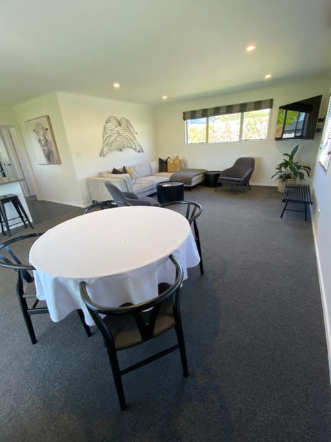 A cute cottage close to village Apartment in Havelock North