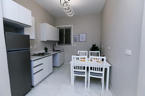 Kitchen or kitchenette, Dining area, pet friendly, stove