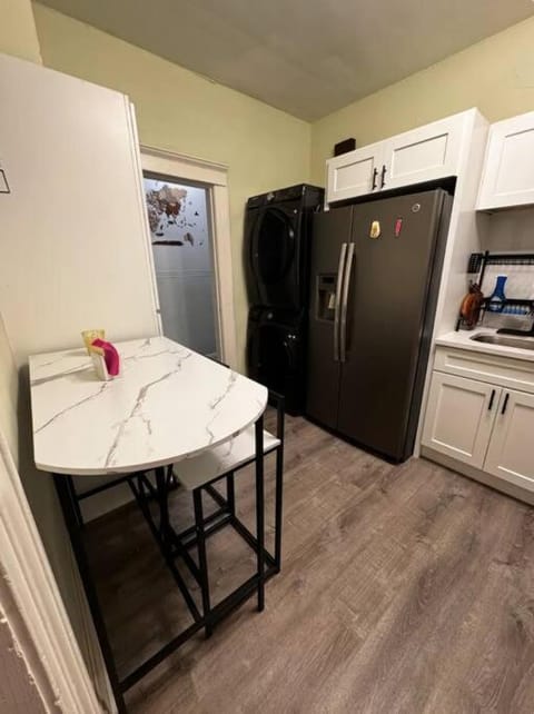 2 bedroom apt near NYC& Metlife Apartment in Rutherford